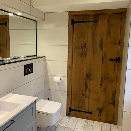 Collingwood Cottage, Brampton