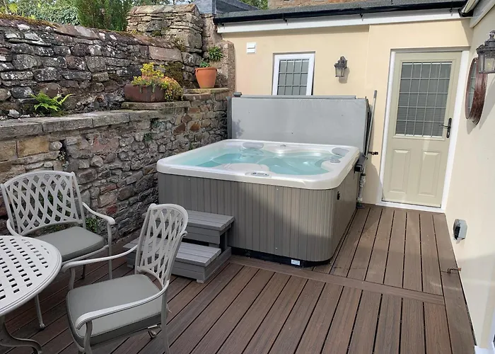 Collingwood Cottage, Brampton