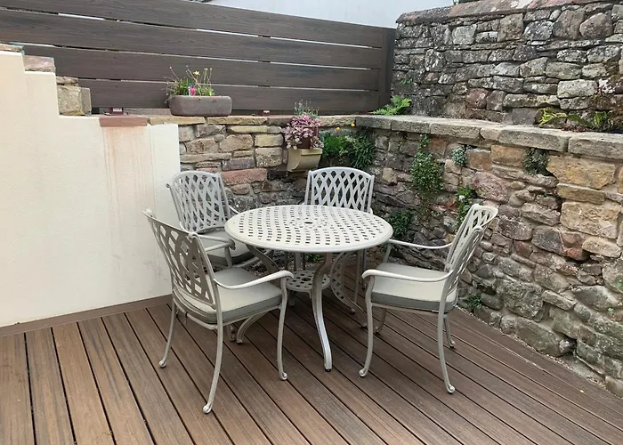 Collingwood Cottage, Brampton